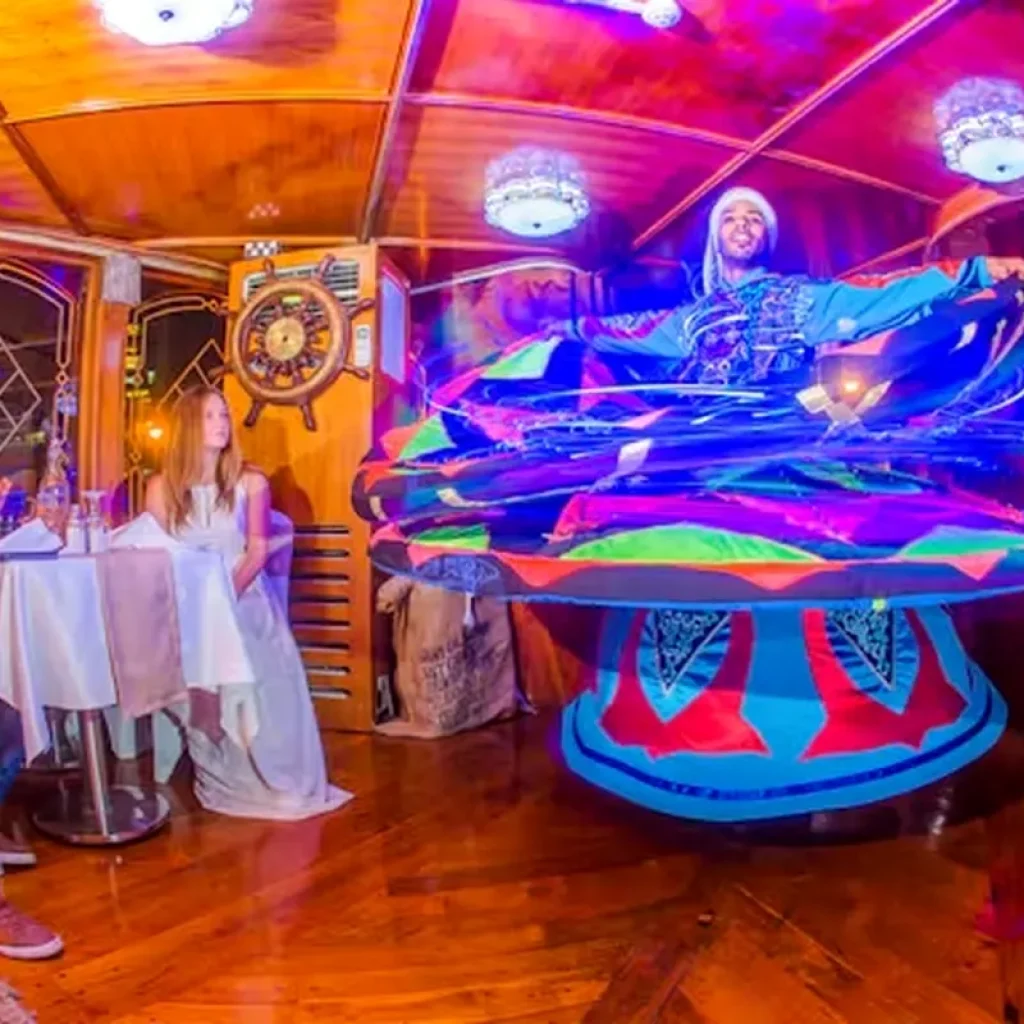 Live Tanoura Show