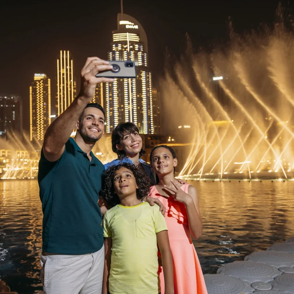 burj khalifa with family
