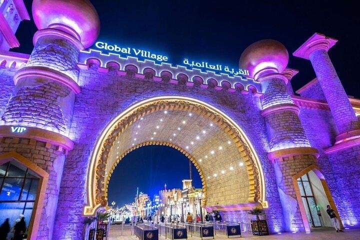Cultural Gates & Illuminated Landmarks